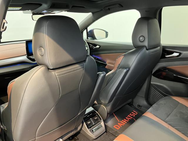ＶＷ ＩＤ．４プロオートライト　オートマチックハイビーム　ＬＥＤヘッドライト　リヤフォグランプ　アダプティブクルーズコントロール　パーキングアシスト　ワイヤレス充電　パワーバックドア　運転席・助手席シートヒーター（愛媛県）の中古車