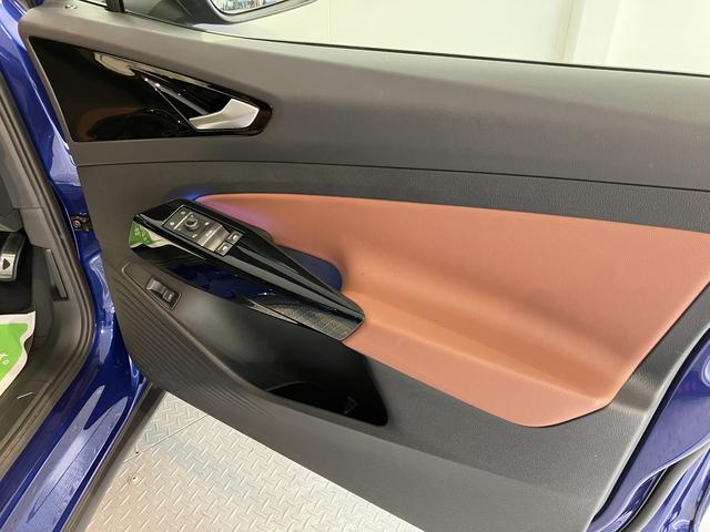 ＶＷ ＩＤ．４プロオートライト　オートマチックハイビーム　ＬＥＤヘッドライト　リヤフォグランプ　アダプティブクルーズコントロール　パーキングアシスト　ワイヤレス充電　パワーバックドア　運転席・助手席シートヒーター（愛媛県）の中古車