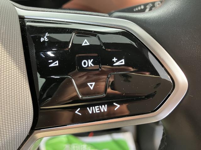 ＶＷ ＩＤ．４プロオートライト　オートマチックハイビーム　ＬＥＤヘッドライト　リヤフォグランプ　アダプティブクルーズコントロール　パーキングアシスト　ワイヤレス充電　パワーバックドア　運転席・助手席シートヒーター（愛媛県）の中古車