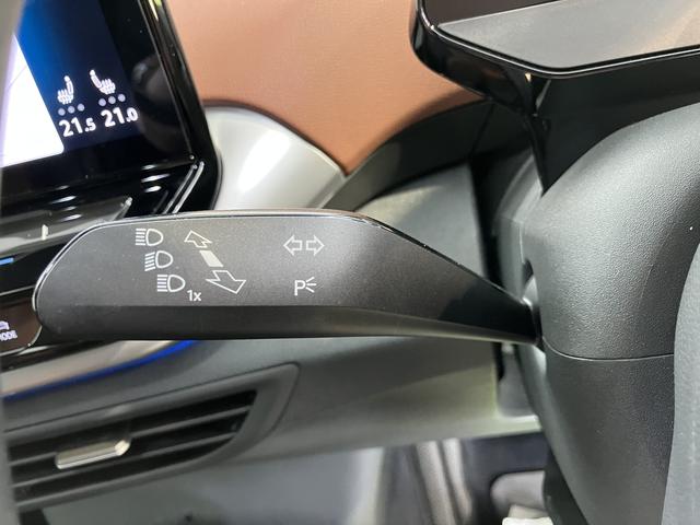 ＶＷ ＩＤ．４プロオートライト　オートマチックハイビーム　ＬＥＤヘッドライト　リヤフォグランプ　アダプティブクルーズコントロール　パーキングアシスト　ワイヤレス充電　パワーバックドア　運転席・助手席シートヒーター（愛媛県）の中古車
