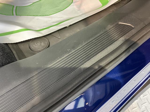 ＶＷ ＩＤ．４プロオートライト　オートマチックハイビーム　ＬＥＤヘッドライト　リヤフォグランプ　アダプティブクルーズコントロール　パーキングアシスト　ワイヤレス充電　パワーバックドア　運転席・助手席シートヒーター（愛媛県）の中古車