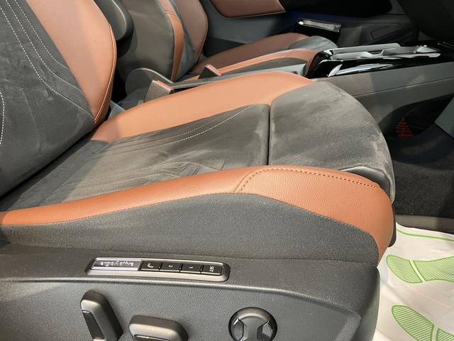 ＶＷ ＩＤ．４プロオートライト　オートマチックハイビーム　ＬＥＤヘッドライト　リヤフォグランプ　アダプティブクルーズコントロール　パーキングアシスト　ワイヤレス充電　パワーバックドア　運転席・助手席シートヒーター（愛媛県）の中古車