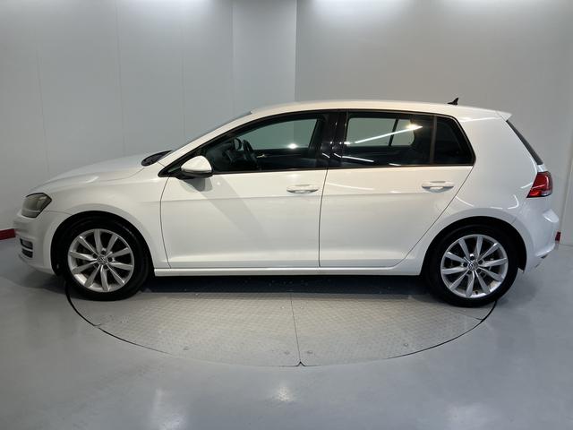 ＶＷ ゴルフＴＳＩハイラインプッシュスタート　電動パーキングブレーキ　アイドリングストップ　オートライト　フロントフォグランプ　リヤフォグランプ　アダプティブクルーズコントロール　オートブレーキホールド　純正ナビ　フルセグＴＶ（愛媛県）の中古車