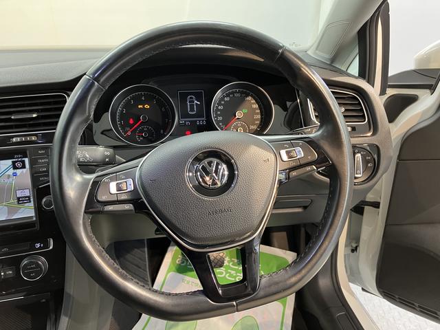 ＶＷ ゴルフＴＳＩハイラインプッシュスタート　電動パーキングブレーキ　アイドリングストップ　オートライト　フロントフォグランプ　リヤフォグランプ　アダプティブクルーズコントロール　オートブレーキホールド　純正ナビ　フルセグＴＶ（愛媛県）の中古車