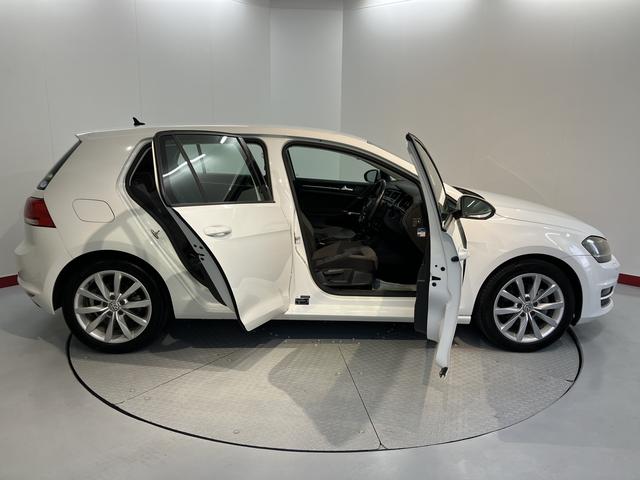 ＶＷ ゴルフＴＳＩハイラインプッシュスタート　電動パーキングブレーキ　アイドリングストップ　オートライト　フロントフォグランプ　リヤフォグランプ　アダプティブクルーズコントロール　オートブレーキホールド　純正ナビ　フルセグＴＶ（愛媛県）の中古車