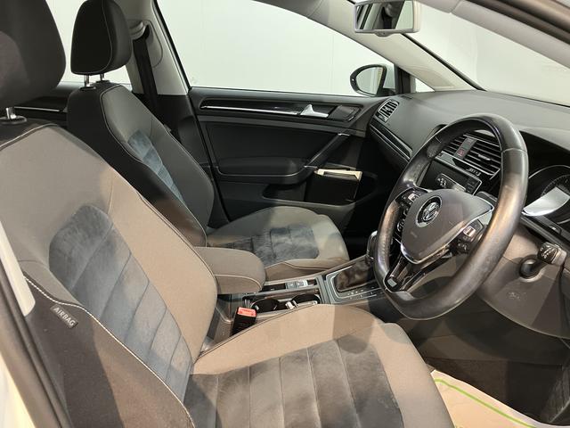 ＶＷ ゴルフＴＳＩハイラインプッシュスタート　電動パーキングブレーキ　アイドリングストップ　オートライト　フロントフォグランプ　リヤフォグランプ　アダプティブクルーズコントロール　オートブレーキホールド　純正ナビ　フルセグＴＶ（愛媛県）の中古車