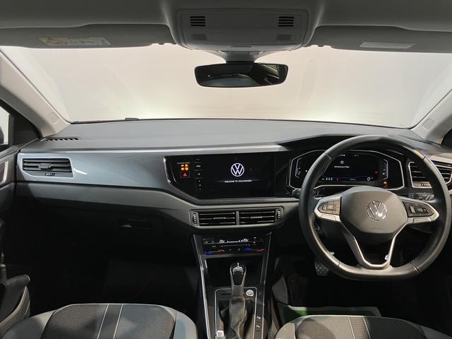 ＶＷ ポロＴＳＩスタイルプッシュスタート　アイドリングストップ　パーキングアシスト　アダプティブクルーズコントロール　ワイヤレス充電　オートライト　オートマチックハイビーム　ＬＥＤヘッドライト　フロントフォグランプ　２ＷＤ（愛媛県）の中古車