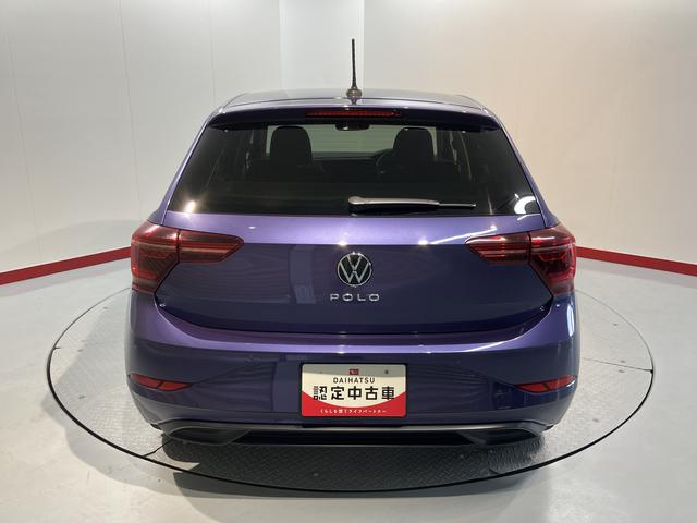 ＶＷ ポロＴＳＩスタイルプッシュスタート　アイドリングストップ　パーキングアシスト　アダプティブクルーズコントロール　ワイヤレス充電　オートライト　オートマチックハイビーム　ＬＥＤヘッドライト　フロントフォグランプ　２ＷＤ（愛媛県）の中古車