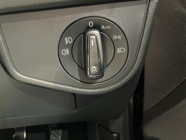 ＶＷ ポロＴＳＩスタイルプッシュスタート　アイドリングストップ　パーキングアシスト　アダプティブクルーズコントロール　ワイヤレス充電　オートライト　オートマチックハイビーム　ＬＥＤヘッドライト　フロントフォグランプ　２ＷＤ（愛媛県）の中古車