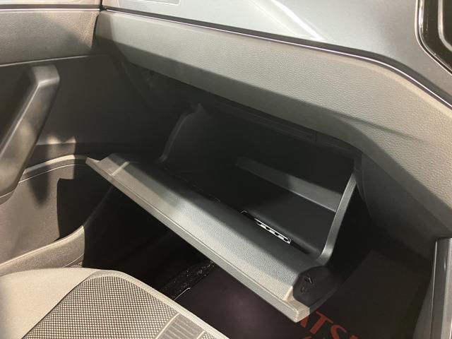 ＶＷ ポロＴＳＩスタイルプッシュスタート　アイドリングストップ　パーキングアシスト　アダプティブクルーズコントロール　ワイヤレス充電　オートライト　オートマチックハイビーム　ＬＥＤヘッドライト　フロントフォグランプ　２ＷＤ（愛媛県）の中古車