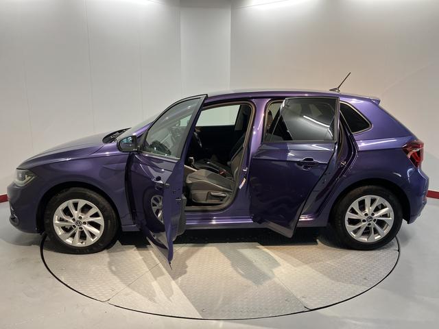 ＶＷ ポロＴＳＩスタイルプッシュスタート　アイドリングストップ　パーキングアシスト　アダプティブクルーズコントロール　ワイヤレス充電　オートライト　オートマチックハイビーム　ＬＥＤヘッドライト　フロントフォグランプ　２ＷＤ（愛媛県）の中古車