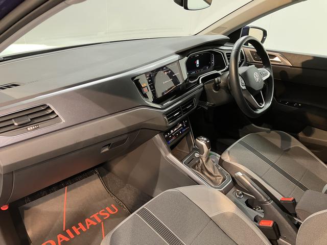 ＶＷ ポロＴＳＩスタイルプッシュスタート　アイドリングストップ　パーキングアシスト　アダプティブクルーズコントロール　ワイヤレス充電　オートライト　オートマチックハイビーム　ＬＥＤヘッドライト　フロントフォグランプ　２ＷＤ（愛媛県）の中古車