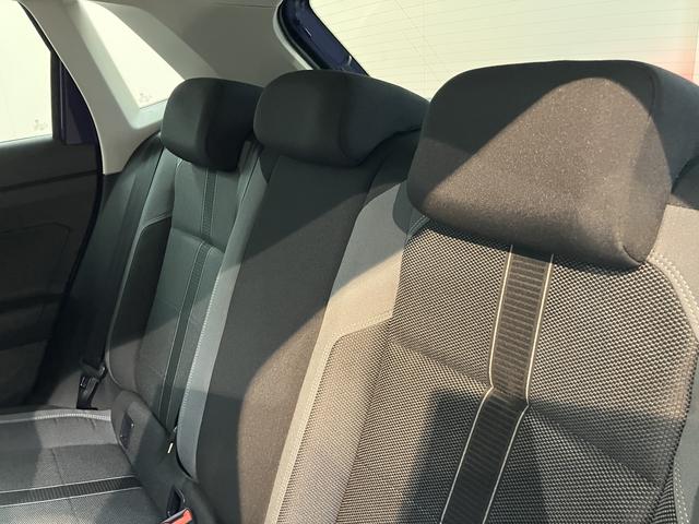 ＶＷ ポロＴＳＩスタイルプッシュスタート　アイドリングストップ　パーキングアシスト　アダプティブクルーズコントロール　ワイヤレス充電　オートライト　オートマチックハイビーム　ＬＥＤヘッドライト　フロントフォグランプ　２ＷＤ（愛媛県）の中古車