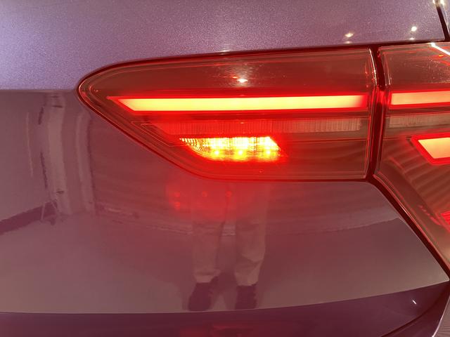 ＶＷ ポロＴＳＩスタイルプッシュスタート　アイドリングストップ　パーキングアシスト　アダプティブクルーズコントロール　ワイヤレス充電　オートライト　オートマチックハイビーム　ＬＥＤヘッドライト　フロントフォグランプ　２ＷＤ（愛媛県）の中古車