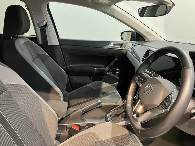 ＶＷ ポロＴＳＩスタイルプッシュスタート　アイドリングストップ　パーキングアシスト　アダプティブクルーズコントロール　ワイヤレス充電　オートライト　オートマチックハイビーム　ＬＥＤヘッドライト　フロントフォグランプ　２ＷＤ（愛媛県）の中古車