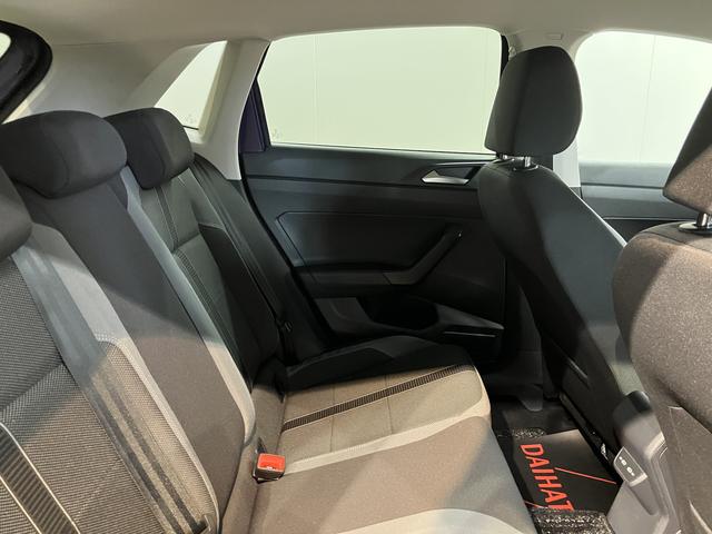 ＶＷ ポロＴＳＩスタイルプッシュスタート　アイドリングストップ　パーキングアシスト　アダプティブクルーズコントロール　ワイヤレス充電　オートライト　オートマチックハイビーム　ＬＥＤヘッドライト　フロントフォグランプ　２ＷＤ（愛媛県）の中古車
