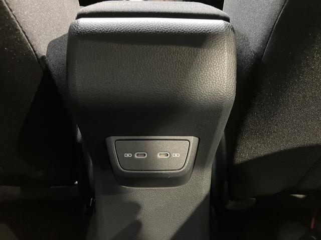 ＶＷ ポロＴＳＩスタイルプッシュスタート　アイドリングストップ　パーキングアシスト　アダプティブクルーズコントロール　ワイヤレス充電　オートライト　オートマチックハイビーム　ＬＥＤヘッドライト　フロントフォグランプ　２ＷＤ（愛媛県）の中古車