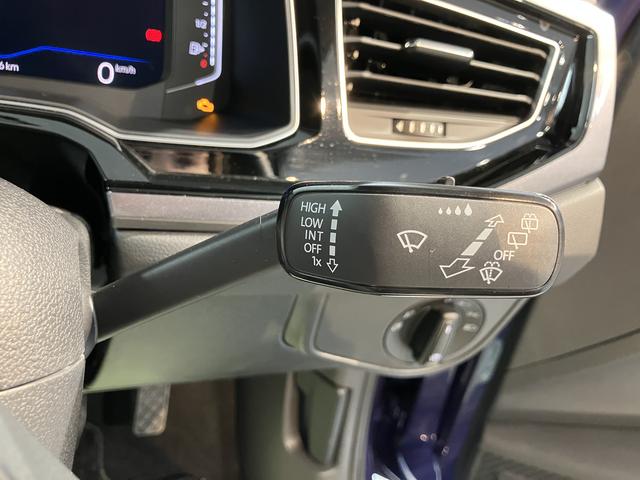 ＶＷ ポロＴＳＩスタイルプッシュスタート　アイドリングストップ　パーキングアシスト　アダプティブクルーズコントロール　ワイヤレス充電　オートライト　オートマチックハイビーム　ＬＥＤヘッドライト　フロントフォグランプ　２ＷＤ（愛媛県）の中古車