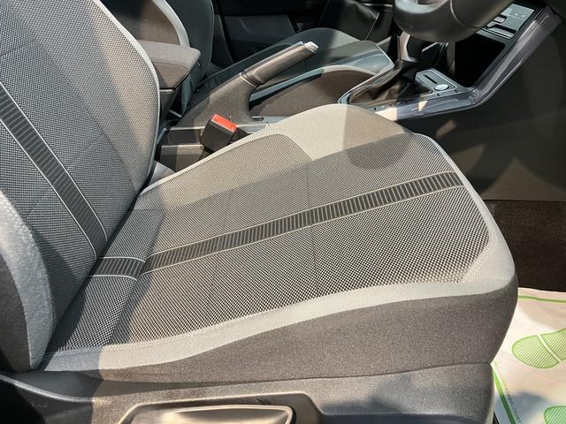 ＶＷ ポロＴＳＩスタイルプッシュスタート　アイドリングストップ　パーキングアシスト　アダプティブクルーズコントロール　ワイヤレス充電　オートライト　オートマチックハイビーム　ＬＥＤヘッドライト　フロントフォグランプ　２ＷＤ（愛媛県）の中古車