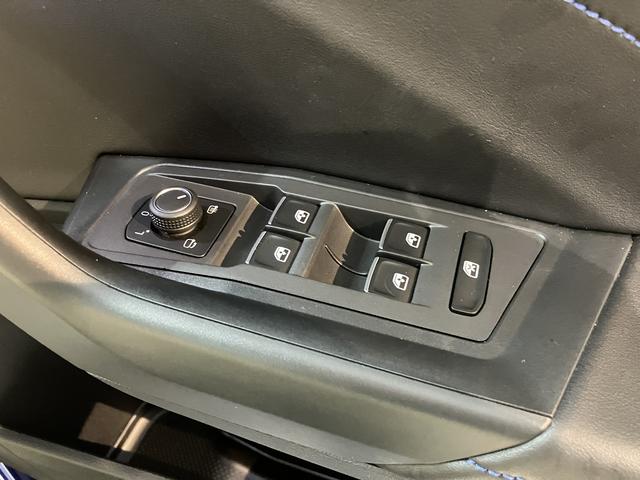 ＶＷ Ｔ−ロックＲプッシュスタート　電動パーキングブレーキ　オートブレーキホールド　運転席・助手席シートヒーター　オートライト　オートマチックハイビーム　ＬＥＤヘッドライト　リヤフォグランプ　パーキングアシスト　４ＷＤ（愛媛県）の中古車