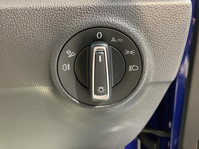 ＶＷ Ｔ−ロックＲプッシュスタート　電動パーキングブレーキ　オートブレーキホールド　運転席・助手席シートヒーター　オートライト　オートマチックハイビーム　ＬＥＤヘッドライト　リヤフォグランプ　パーキングアシスト　４ＷＤ（愛媛県）の中古車