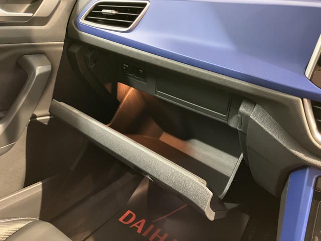 ＶＷ Ｔ−ロックＲプッシュスタート　電動パーキングブレーキ　オートブレーキホールド　運転席・助手席シートヒーター　オートライト　オートマチックハイビーム　ＬＥＤヘッドライト　リヤフォグランプ　パーキングアシスト　４ＷＤ（愛媛県）の中古車
