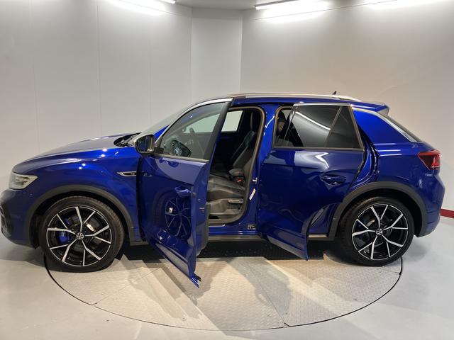 ＶＷ Ｔ−ロックＲプッシュスタート　電動パーキングブレーキ　オートブレーキホールド　運転席・助手席シートヒーター　オートライト　オートマチックハイビーム　ＬＥＤヘッドライト　リヤフォグランプ　パーキングアシスト　４ＷＤ（愛媛県）の中古車