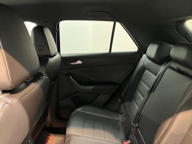 ＶＷ Ｔ−ロックＲプッシュスタート　電動パーキングブレーキ　オートブレーキホールド　運転席・助手席シートヒーター　オートライト　オートマチックハイビーム　ＬＥＤヘッドライト　リヤフォグランプ　パーキングアシスト　４ＷＤ（愛媛県）の中古車