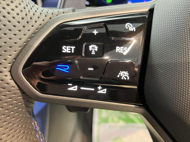 ＶＷ Ｔ−ロックＲプッシュスタート　電動パーキングブレーキ　オートブレーキホールド　運転席・助手席シートヒーター　オートライト　オートマチックハイビーム　ＬＥＤヘッドライト　リヤフォグランプ　パーキングアシスト　４ＷＤ（愛媛県）の中古車