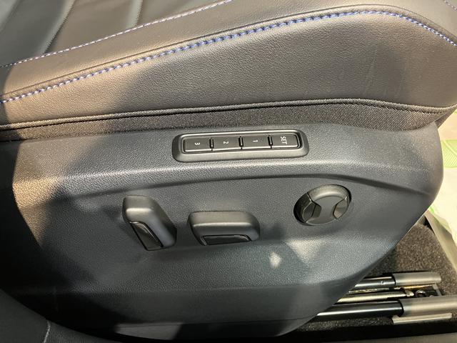 ＶＷ Ｔ−ロックＲプッシュスタート　電動パーキングブレーキ　オートブレーキホールド　運転席・助手席シートヒーター　オートライト　オートマチックハイビーム　ＬＥＤヘッドライト　リヤフォグランプ　パーキングアシスト　４ＷＤ（愛媛県）の中古車