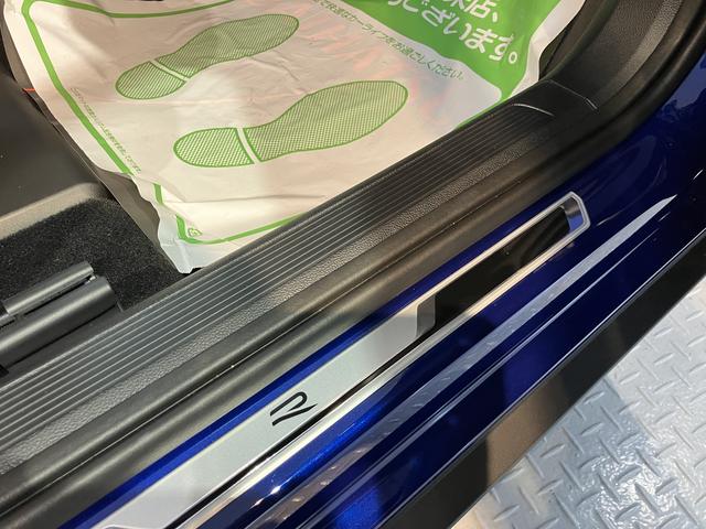 ＶＷ Ｔ−ロックＲプッシュスタート　電動パーキングブレーキ　オートブレーキホールド　運転席・助手席シートヒーター　オートライト　オートマチックハイビーム　ＬＥＤヘッドライト　リヤフォグランプ　パーキングアシスト　４ＷＤ（愛媛県）の中古車