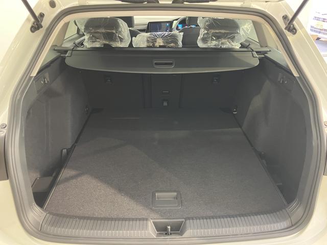 ＶＷ ゴルフヴァリアントｅＴＳＩ　スタイルプッシュスタート　電動パーキングブレーキ　オートブレーキホールド　アダプティブクルーズコントロール　パーキングアシスト　アイドリングストップ　運転席・助手席シートヒーター　ステアリングヒーター　２ＷＤ（愛媛県）の中古車