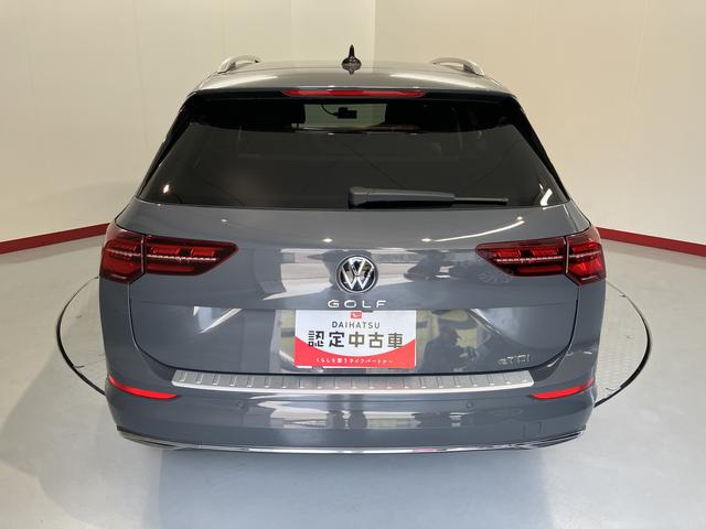 ＶＷ ゴルフヴァリアントｅＴＳＩ　スタイルプッシュスタート　電動パーキングブレーキ　オートブレーキホールド　運転席・助手席シートヒーター　ステアリングヒーター　アイドリングストップ　オートクルーズコントロール　電動リヤゲート　ワイヤレス充電（愛媛県）の中古車