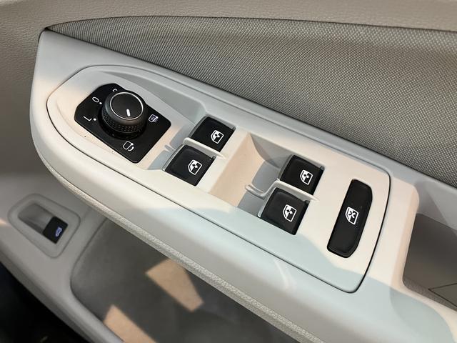 ＶＷ ゴルフヴァリアントｅＴＳＩ　スタイルプッシュスタート　電動パーキングブレーキ　オートブレーキホールド　運転席・助手席シートヒーター　ステアリングヒーター　アイドリングストップ　オートクルーズコントロール　電動リヤゲート　ワイヤレス充電（愛媛県）の中古車