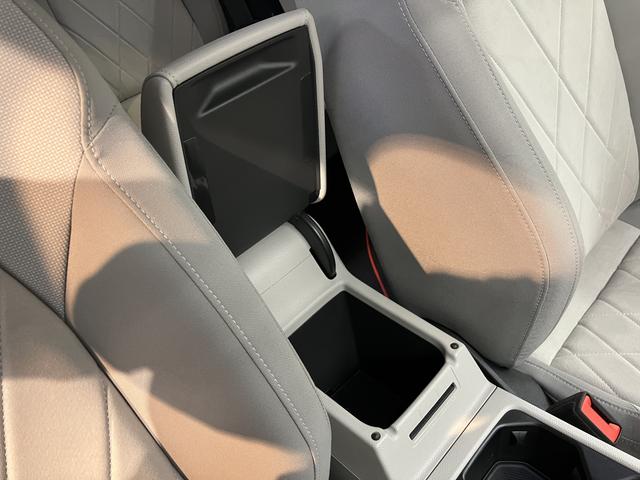 ＶＷ ゴルフヴァリアントｅＴＳＩ　スタイルプッシュスタート　電動パーキングブレーキ　オートブレーキホールド　運転席・助手席シートヒーター　ステアリングヒーター　アイドリングストップ　オートクルーズコントロール　電動リヤゲート　ワイヤレス充電（愛媛県）の中古車