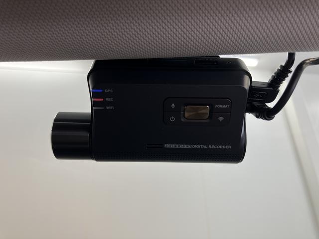 ＶＷ ゴルフヴァリアントｅＴＳＩ　スタイルプッシュスタート　電動パーキングブレーキ　オートブレーキホールド　運転席・助手席シートヒーター　ステアリングヒーター　アイドリングストップ　オートクルーズコントロール　電動リヤゲート　ワイヤレス充電（愛媛県）の中古車