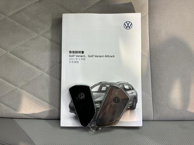 ＶＷ ゴルフヴァリアントｅＴＳＩ　スタイルプッシュスタート　電動パーキングブレーキ　オートブレーキホールド　運転席・助手席シートヒーター　ステアリングヒーター　アイドリングストップ　オートクルーズコントロール　電動リヤゲート　ワイヤレス充電（愛媛県）の中古車