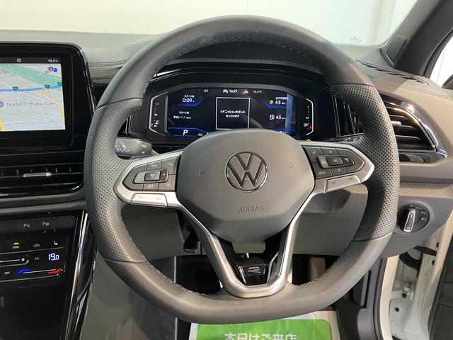 ＶＷ Ｔ−ロックＴＤＩ　４モーション　Ｒライン４ＷＤ　プッシュスタート　電動パーキングブレーキ　オートブレーキホールド　パーキングアシスト　コーナーセンサー　アイドリングストップ　電動リヤゲート　運転席・助手席シートヒーター　ＬＥＤヘッドライト（愛媛県）の中古車