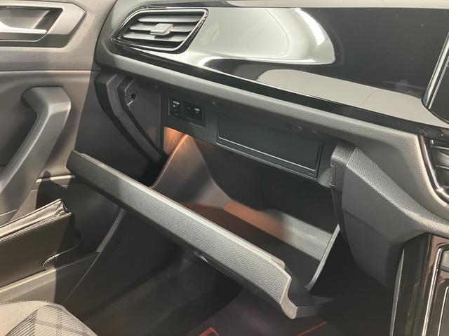 ＶＷ Ｔ−ロックＴＤＩ　４モーション　Ｒライン４ＷＤ　プッシュスタート　電動パーキングブレーキ　オートブレーキホールド　パーキングアシスト　コーナーセンサー　アイドリングストップ　電動リヤゲート　運転席・助手席シートヒーター　ＬＥＤヘッドライト（愛媛県）の中古車