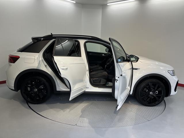 ＶＷ Ｔ−ロックＴＤＩ　４モーション　Ｒライン４ＷＤ　プッシュスタート　電動パーキングブレーキ　オートブレーキホールド　パーキングアシスト　コーナーセンサー　アイドリングストップ　電動リヤゲート　運転席・助手席シートヒーター　ＬＥＤヘッドライト（愛媛県）の中古車