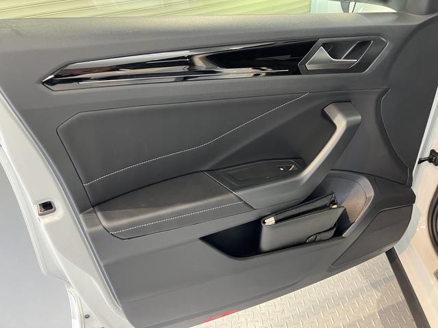 ＶＷ Ｔ−ロックＴＤＩ　４モーション　Ｒライン４ＷＤ　プッシュスタート　電動パーキングブレーキ　オートブレーキホールド　パーキングアシスト　コーナーセンサー　アイドリングストップ　電動リヤゲート　運転席・助手席シートヒーター　ＬＥＤヘッドライト（愛媛県）の中古車