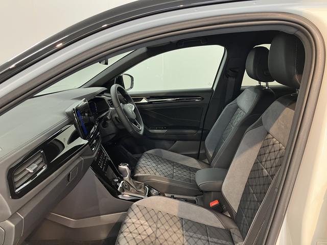 ＶＷ Ｔ−ロックＴＤＩ　４モーション　Ｒライン４ＷＤ　プッシュスタート　電動パーキングブレーキ　オートブレーキホールド　パーキングアシスト　コーナーセンサー　アイドリングストップ　電動リヤゲート　運転席・助手席シートヒーター　ＬＥＤヘッドライト（愛媛県）の中古車