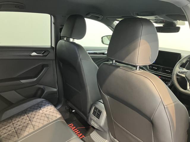 ＶＷ Ｔ−ロックＴＤＩ　４モーション　Ｒライン４ＷＤ　プッシュスタート　電動パーキングブレーキ　オートブレーキホールド　パーキングアシスト　コーナーセンサー　アイドリングストップ　電動リヤゲート　運転席・助手席シートヒーター　ＬＥＤヘッドライト（愛媛県）の中古車