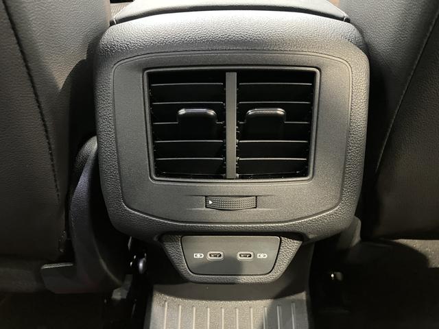 ＶＷ Ｔ−ロックＴＤＩ　４モーション　Ｒライン４ＷＤ　プッシュスタート　電動パーキングブレーキ　オートブレーキホールド　パーキングアシスト　コーナーセンサー　アイドリングストップ　電動リヤゲート　運転席・助手席シートヒーター　ＬＥＤヘッドライト（愛媛県）の中古車