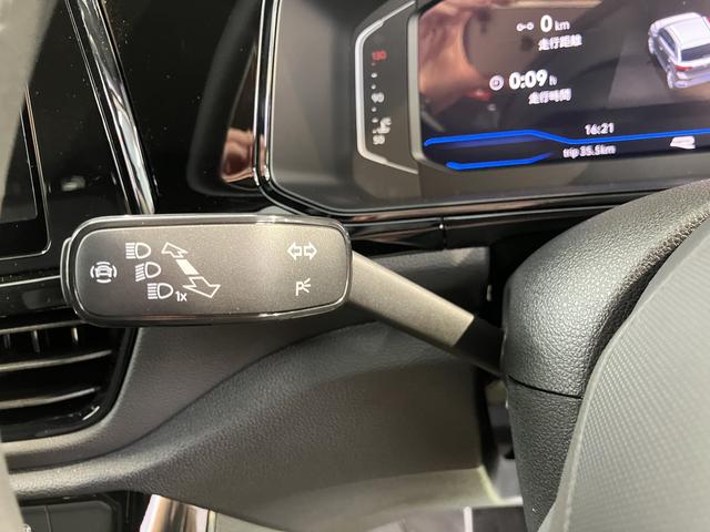 ＶＷ Ｔ−ロックＴＤＩ　４モーション　Ｒライン４ＷＤ　プッシュスタート　電動パーキングブレーキ　オートブレーキホールド　パーキングアシスト　コーナーセンサー　アイドリングストップ　電動リヤゲート　運転席・助手席シートヒーター　ＬＥＤヘッドライト（愛媛県）の中古車