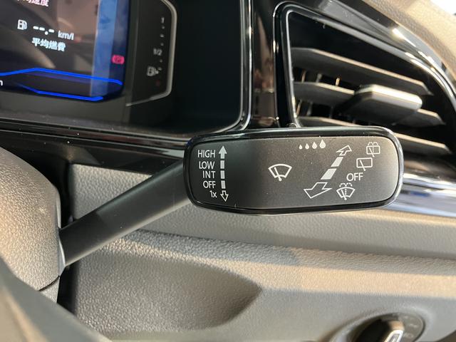 ＶＷ Ｔ−ロックＴＤＩ　４モーション　Ｒライン４ＷＤ　プッシュスタート　電動パーキングブレーキ　オートブレーキホールド　パーキングアシスト　コーナーセンサー　アイドリングストップ　電動リヤゲート　運転席・助手席シートヒーター　ＬＥＤヘッドライト（愛媛県）の中古車