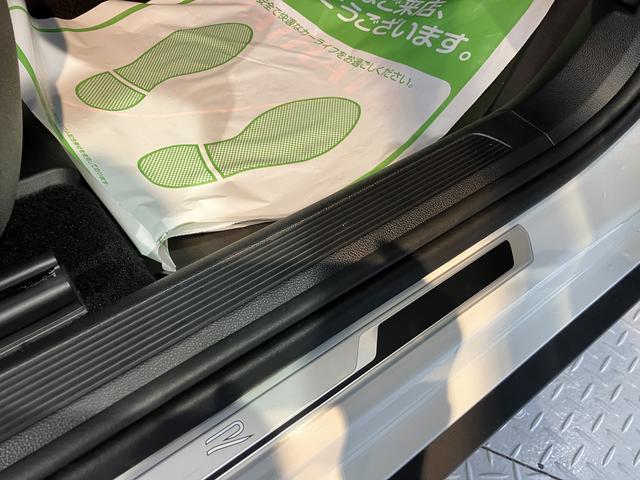 ＶＷ Ｔ−ロックＴＤＩ　４モーション　Ｒライン４ＷＤ　プッシュスタート　電動パーキングブレーキ　オートブレーキホールド　パーキングアシスト　コーナーセンサー　アイドリングストップ　電動リヤゲート　運転席・助手席シートヒーター　ＬＥＤヘッドライト（愛媛県）の中古車