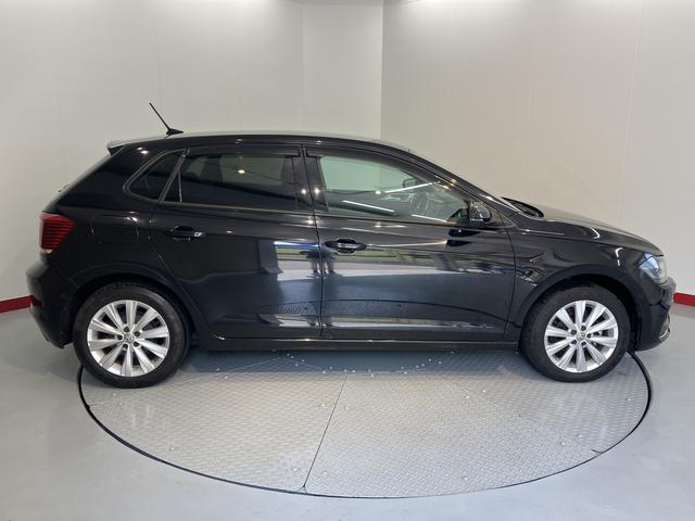 ＶＷ ポロＴＳＩハイラインプッシュスタート　アイドリングストップ　パークアシスト　コーナーセンサー　アダプティブクルーズコントロール　オートライト　ＬＥＤヘッドライト　フロントフォグランプ　リヤフォグランプ　ワイヤレス充電（愛媛県）の中古車