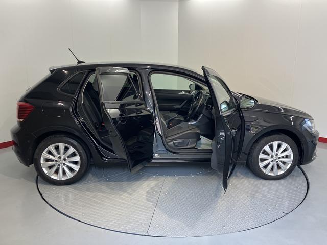 ＶＷ ポロＴＳＩハイラインプッシュスタート　アイドリングストップ　パークアシスト　コーナーセンサー　アダプティブクルーズコントロール　オートライト　ＬＥＤヘッドライト　フロントフォグランプ　リヤフォグランプ　ワイヤレス充電（愛媛県）の中古車