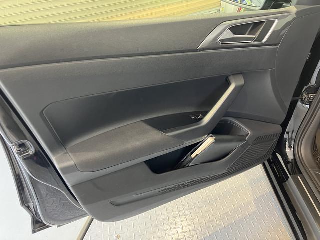 ＶＷ ポロＴＳＩハイラインプッシュスタート　アイドリングストップ　パークアシスト　コーナーセンサー　アダプティブクルーズコントロール　オートライト　ＬＥＤヘッドライト　フロントフォグランプ　リヤフォグランプ　ワイヤレス充電（愛媛県）の中古車